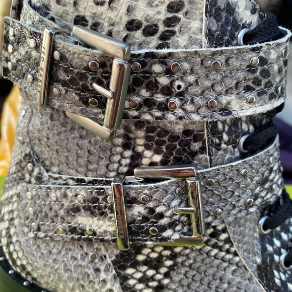 Ted Baker - Picture 6 of 8